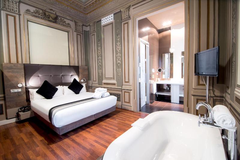Junior Suite with Terrace image 3