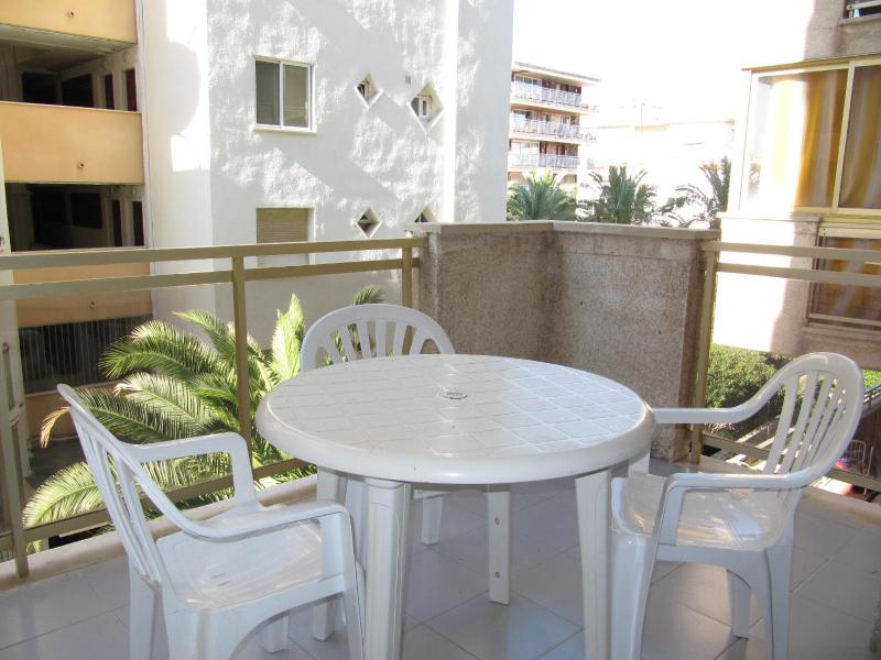 One-Bedroom Apartment image 1