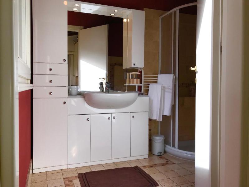 Apartment with Balcony Via Noris 6 image 4