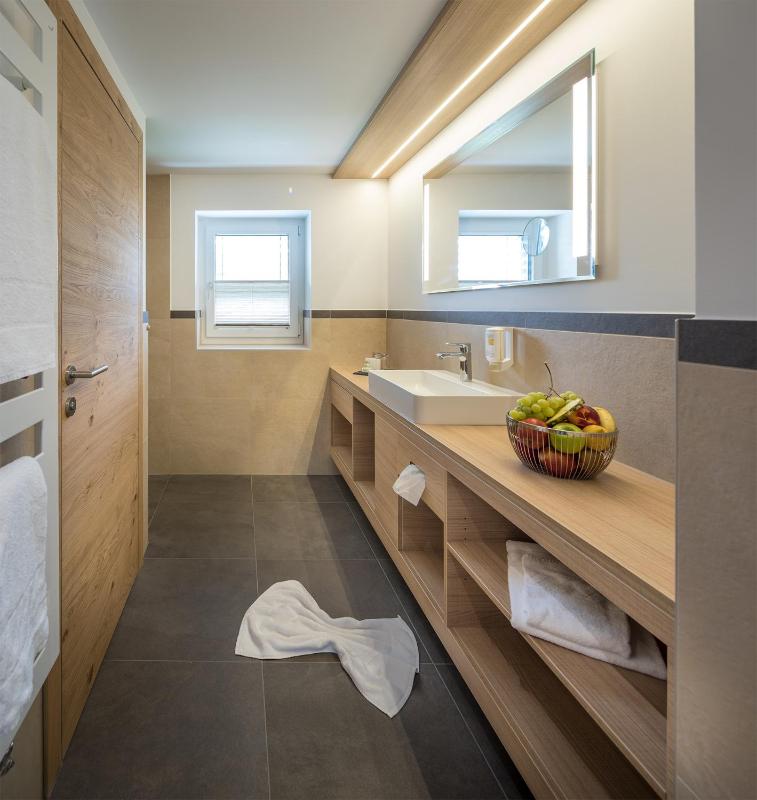 Deluxe Family Room image 1