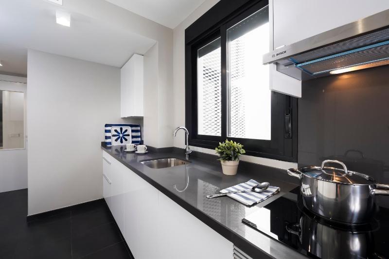 Two Bedroom Duplex Apartment with Terrace image 4