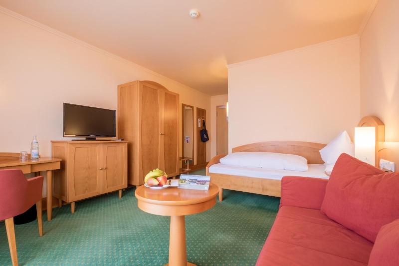 Single Room image 3