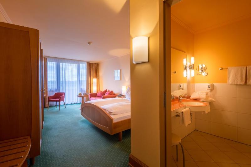 Double Room image 4