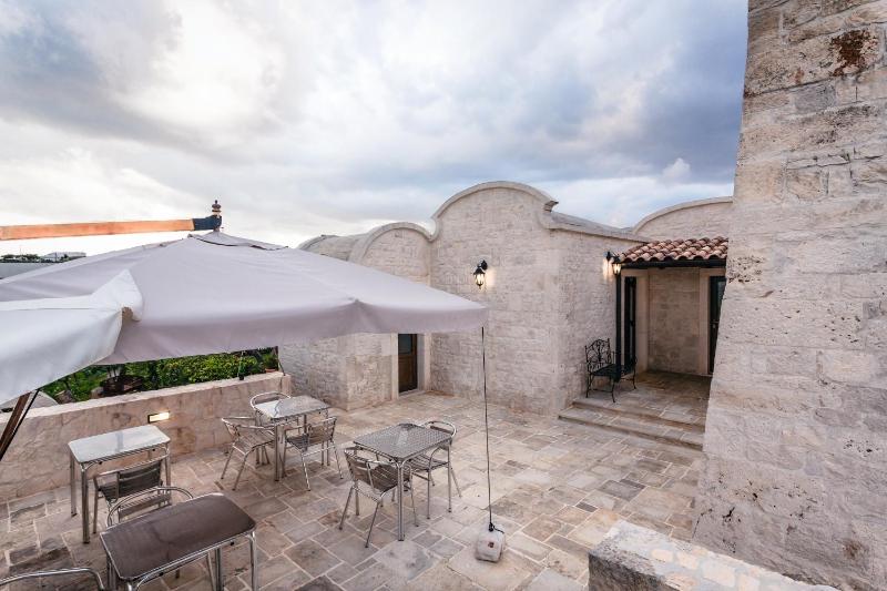 Trullo Deluxe One-Bedroom Apartment image 3