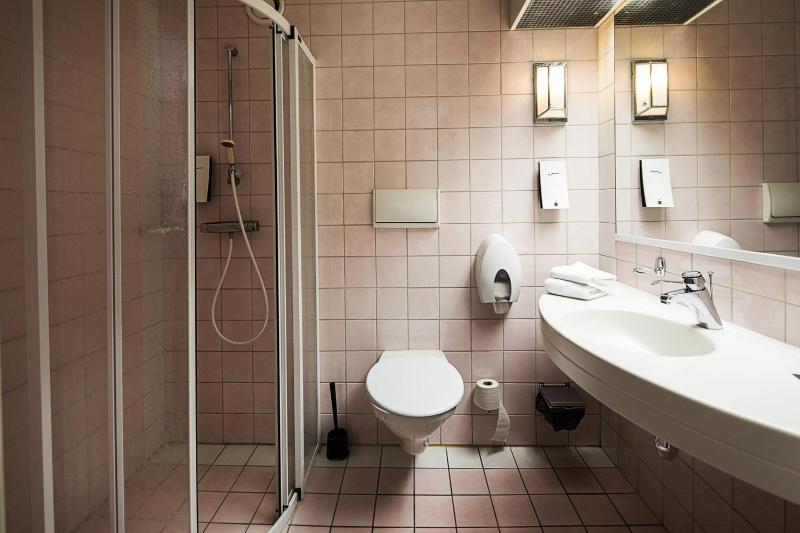 Standard Single Room image 2