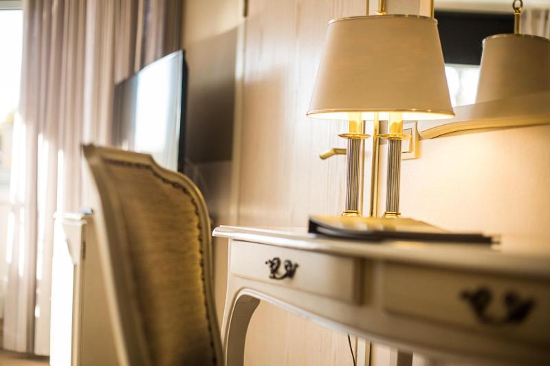 Superior Double Room image 3