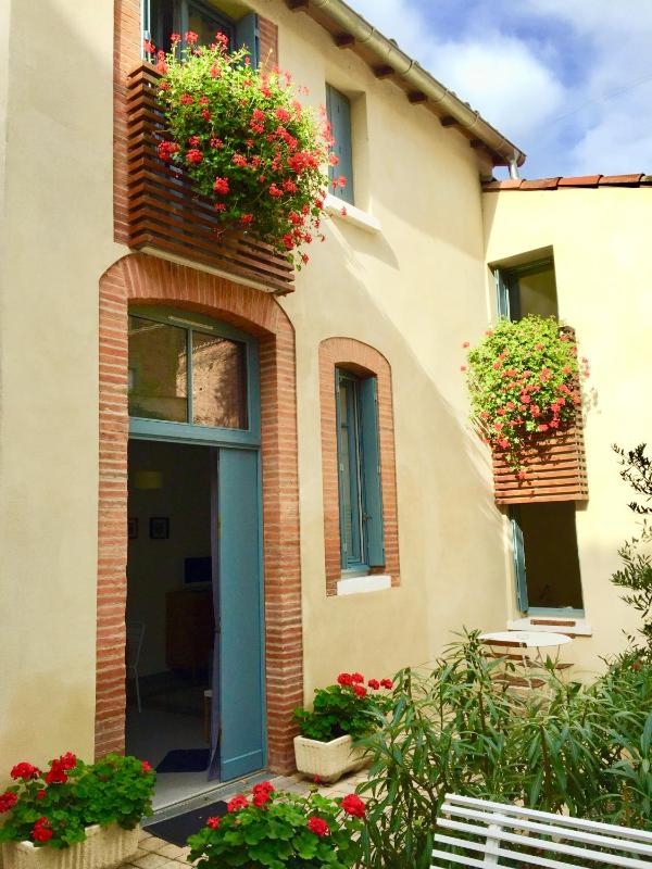 Apartment with Terrace image 2