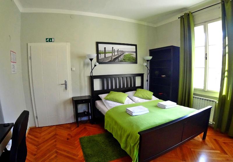 Double Room with Shared Bathroom image 2