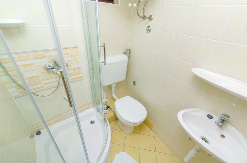 Double Room image 2