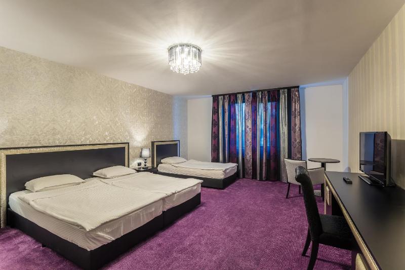 Deluxe Junior Suite image 4