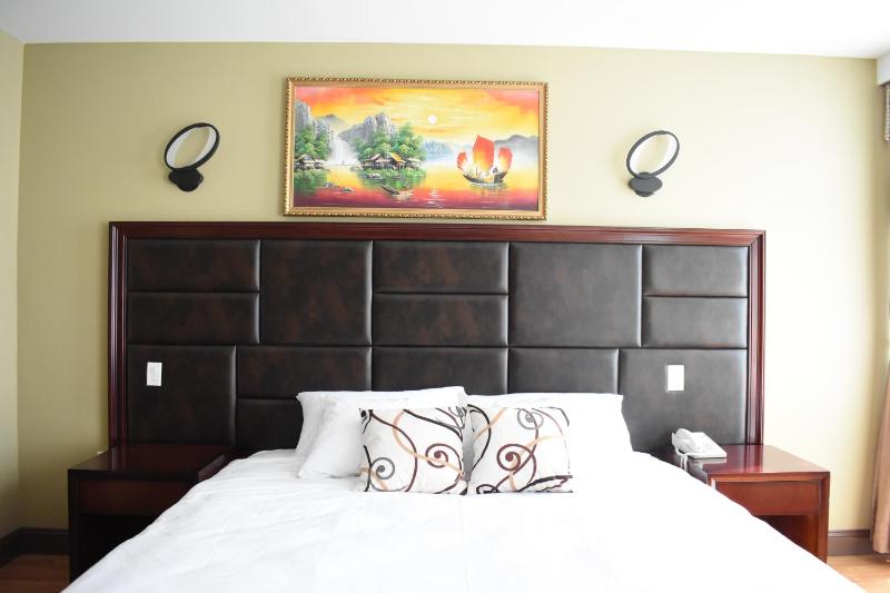 King Room image 4
