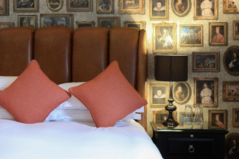 Park View Signature Suite image 4