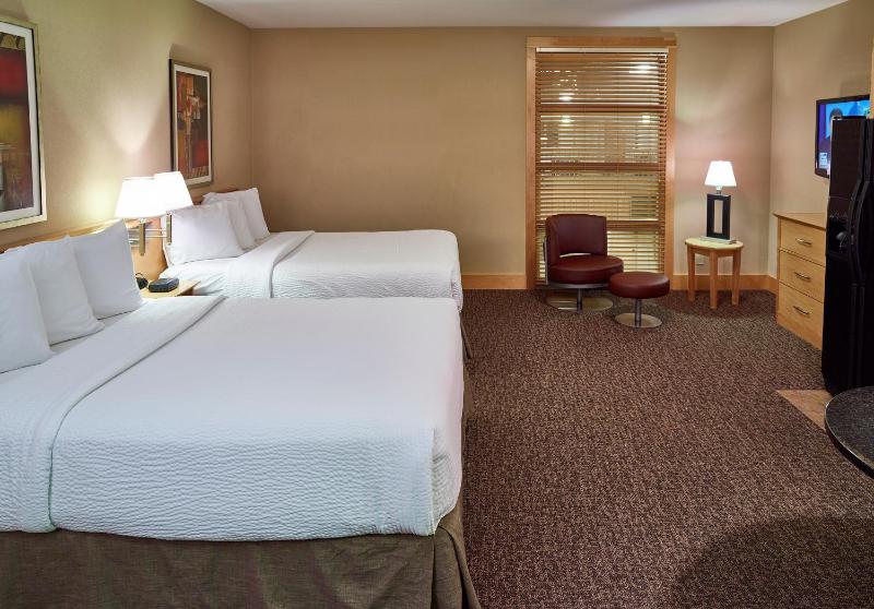 Executive Queen Room - Non-Smoking image 2
