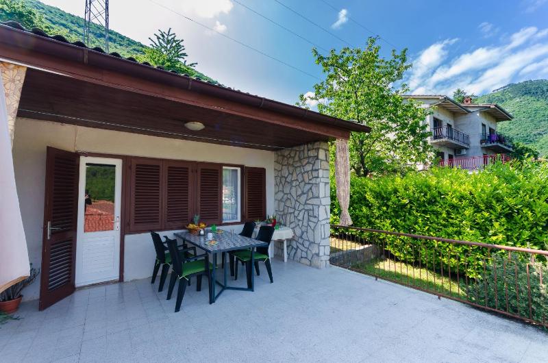 Two-Bedroom Holiday Home image 4