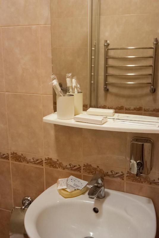Standard Twin Room image 1