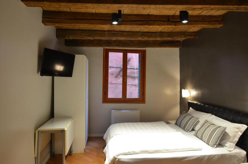 Two-Bedroom Apartment Rio Due - Calle de la Corona Castello 4741 image 1