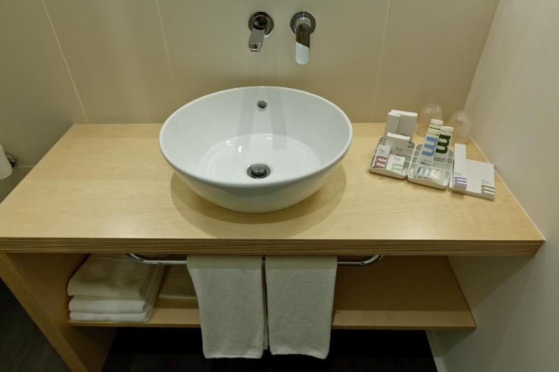 Standard Twin Room - Non-Smoking image 4