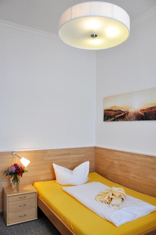 Small Double Room image 3
