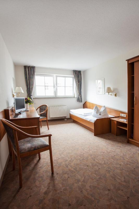 Single Room image 3