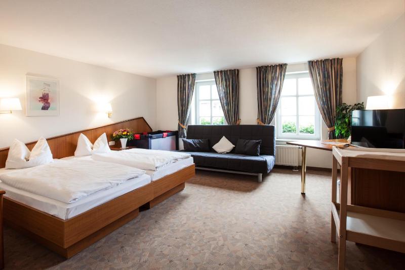 Double Room image 2