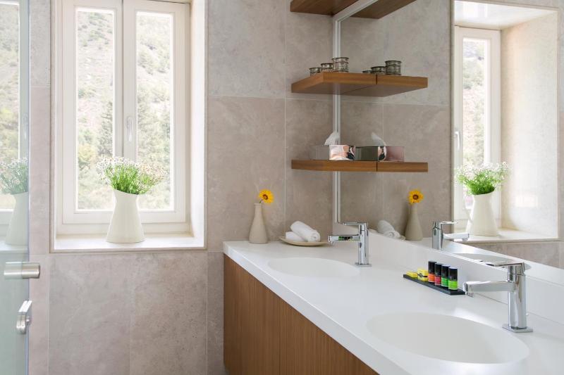 Superior Suite with Spa Use image 3