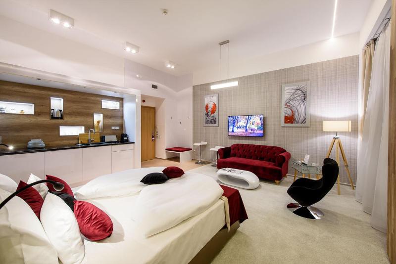 Deluxe Apartment image 2