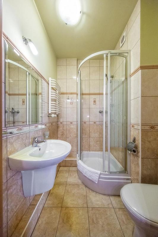 Double or Twin Room image 3