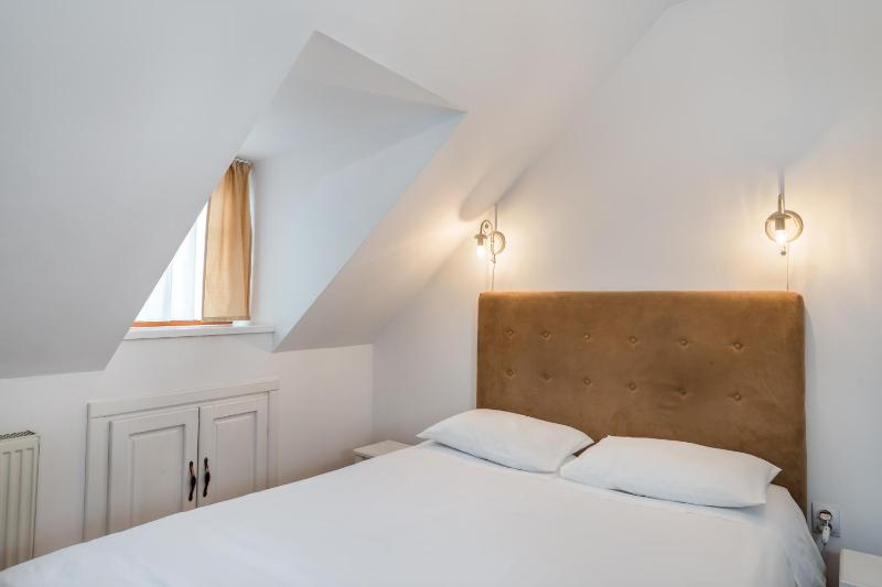 Standard Double Room with view to Liars Bridge  image 2