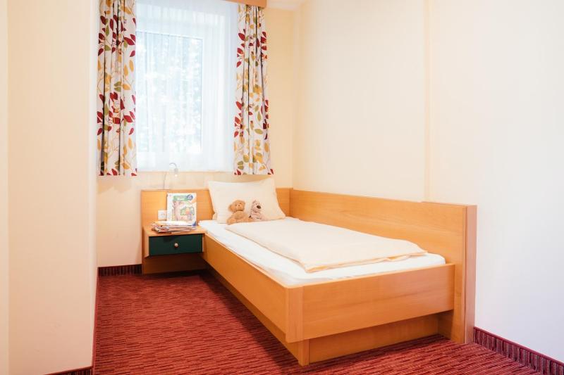 Family Room (2 Adults + 2 Children) image 4