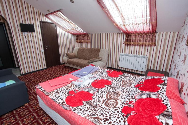 Family Room with Private Bathroom image 2