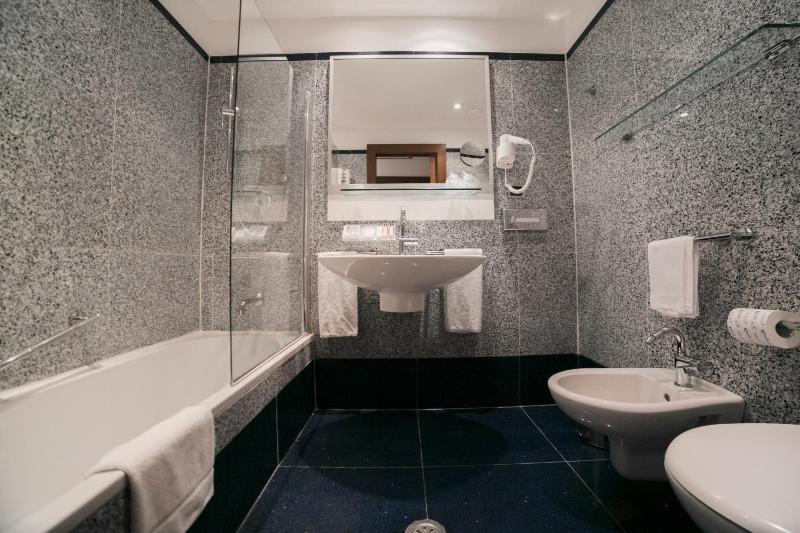 Small Double Room with French Bed image 4