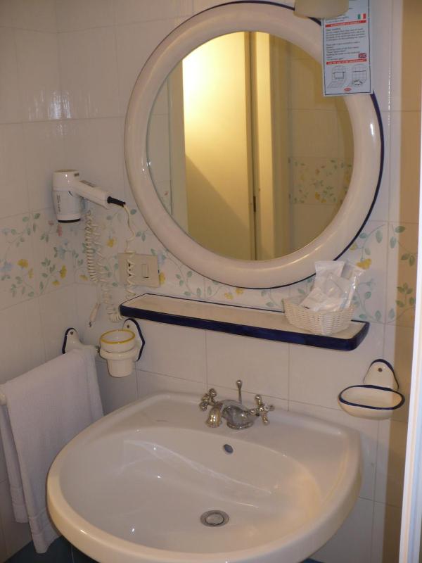 Triple Room image 2