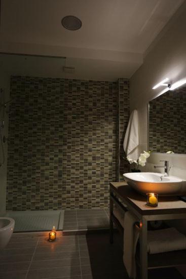 Standard Double Room image 2