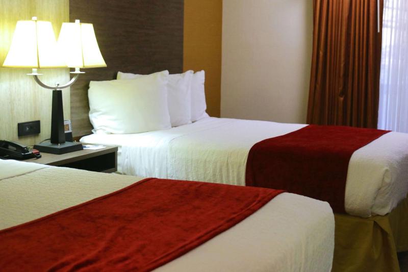 Double Room with Two Double Beds - Non-Smoking image 4
