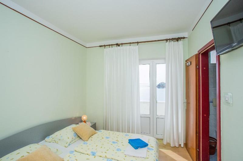 Standard Double Room image 3