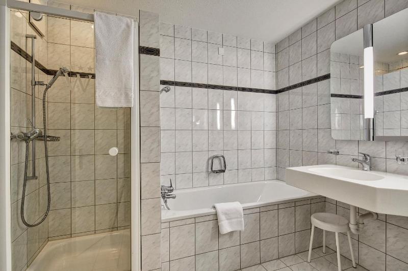 Junior Suite with Balcony image 2