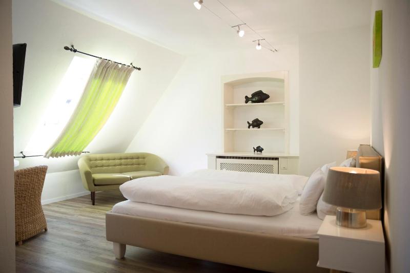 Economy Double Room image 1