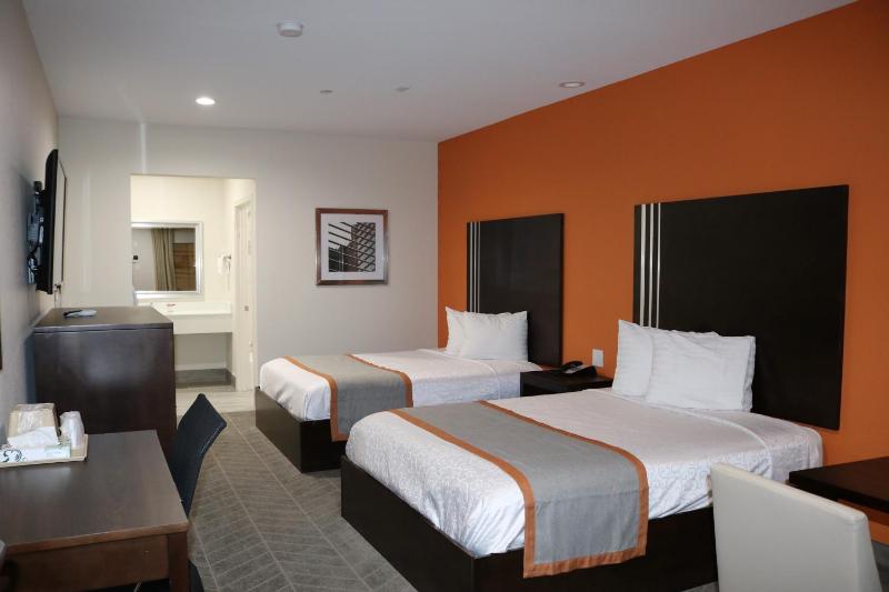 Deluxe Double Room (2 Adults + 1 Child) image 2