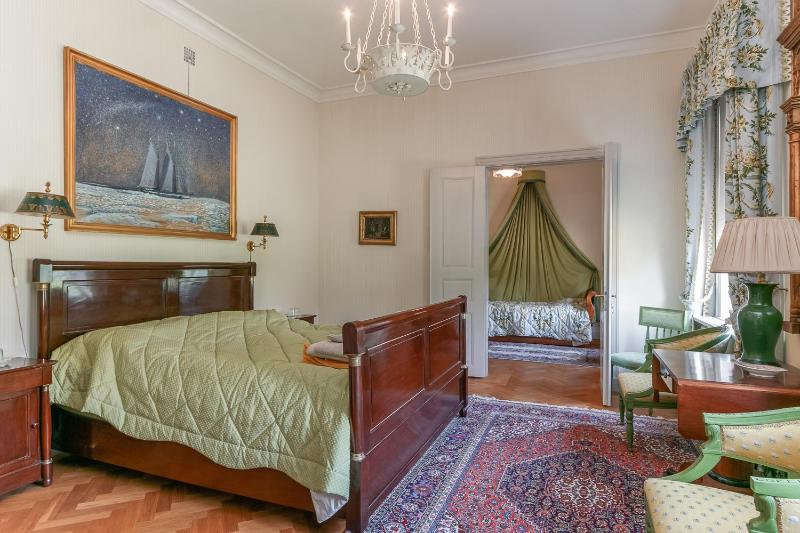 Deluxe Double Room image 2