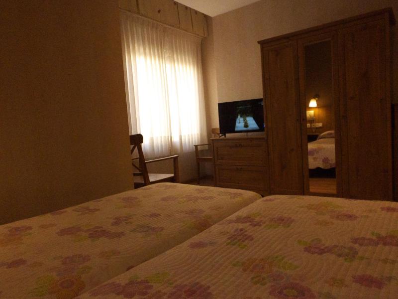 Double Room image 3