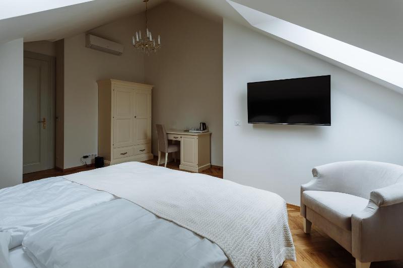 Elegant Suite 4 image 3