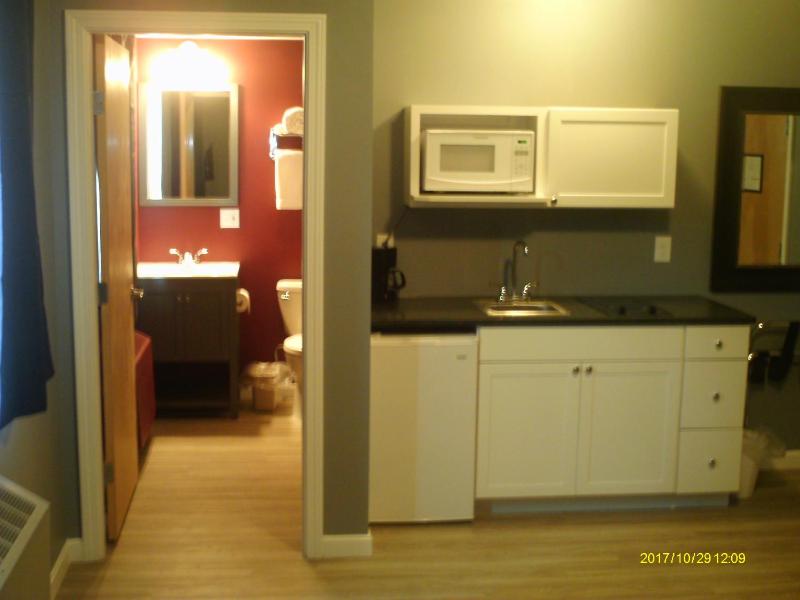 Single Room with Private Bathroom image 2