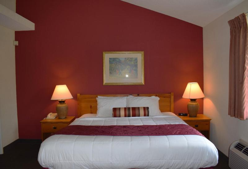 King Room - Non-Smoking image 3