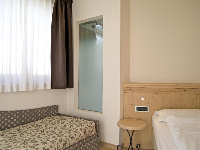 Superior Double or Twin Room image 4