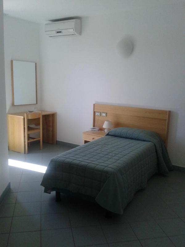 Single Room with Balcony image 4