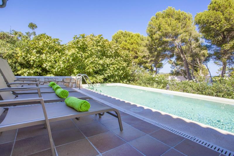 Three-Bedroom Villa image 4