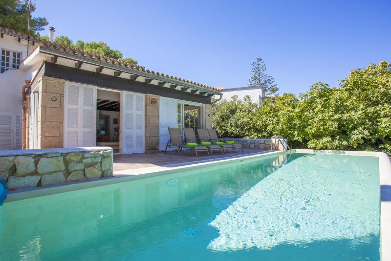 Three-Bedroom Villa image 2