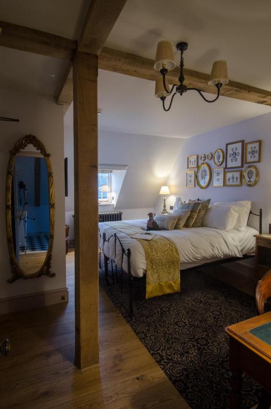 Deluxe Double or Twin Room image 3