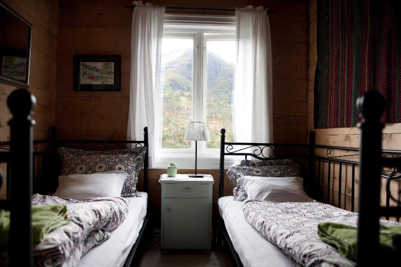 Twin Room with View image 3