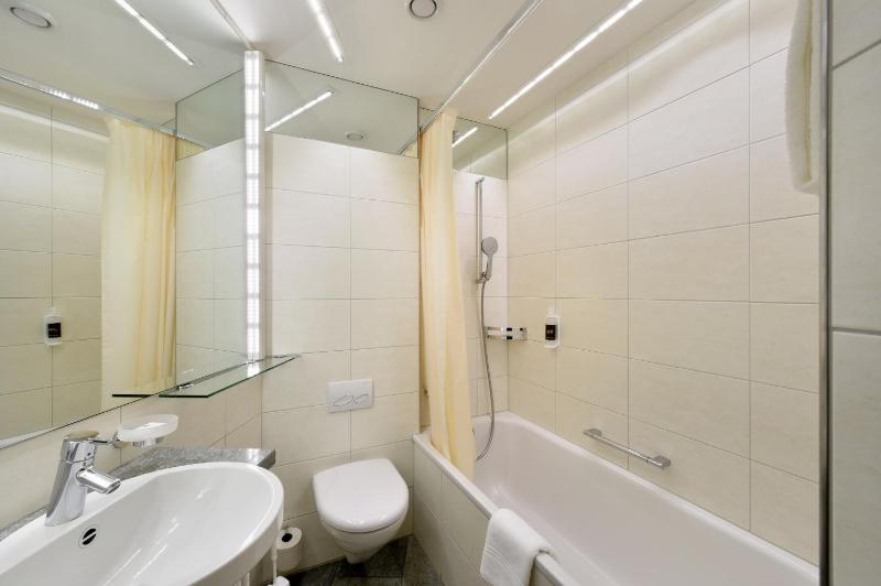 Business Double Room image 2